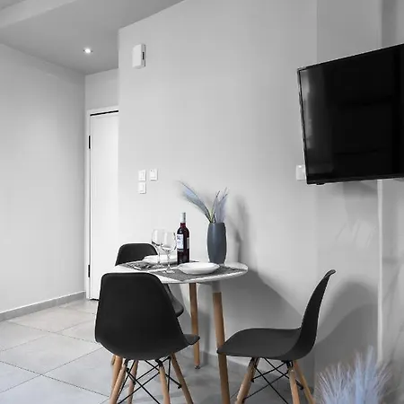 Апартаменты Upper Floor, The Luxury *